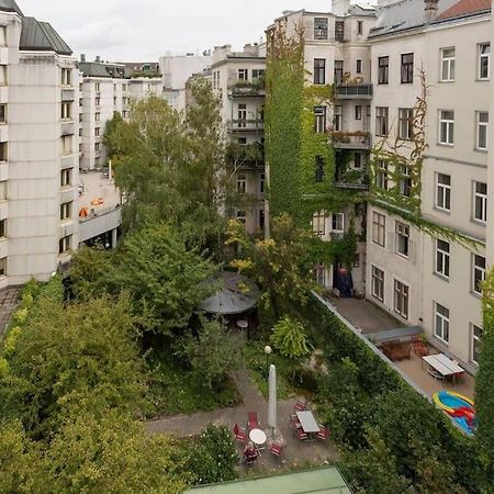 Amazing Terrace, Close To Viennas Biggest Shopping Street Exterior photo