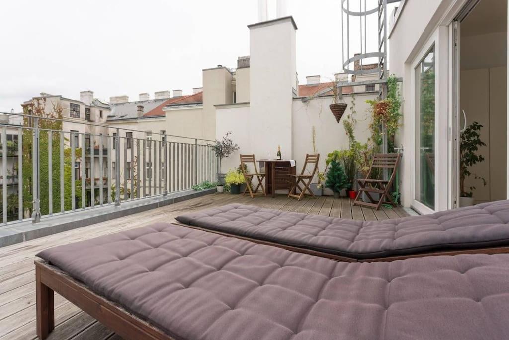 Amazing Terrace, Close To Viennas Biggest Shopping Street Exterior photo