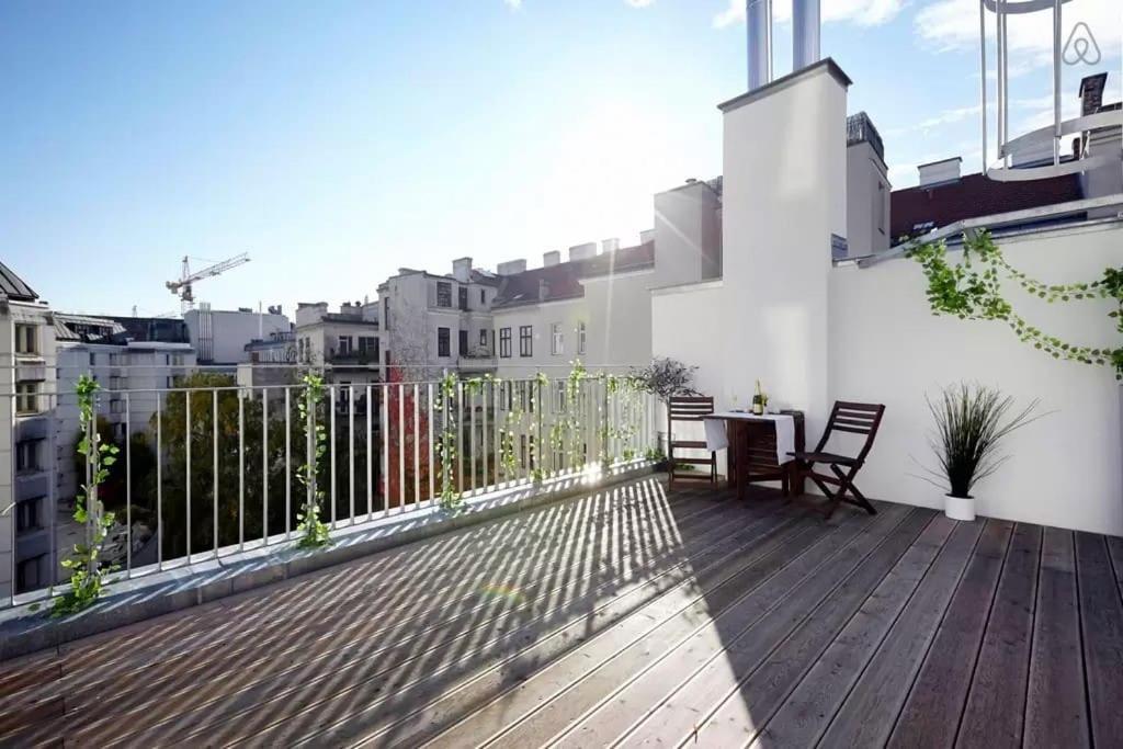 Amazing Terrace, Close To Viennas Biggest Shopping Street Exterior photo